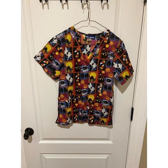 Med + Wear Halloween October Scrub Top Size XS - Picture 1 of 5